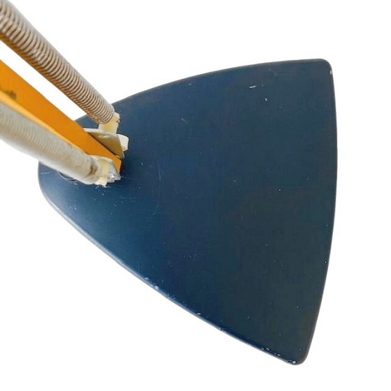 Image 1 of Lampe à ciseaux vintage ocre jaune avec support 1960s