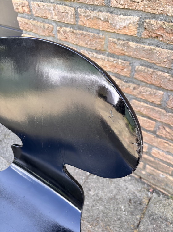 Image 1 of Set of 2 original and rare 3-legged chairs by Fritz Hansen