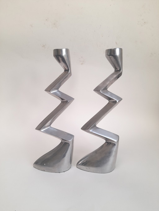 Coppia di candelabri a zigzag di Matthew Hilton per SCP anni '80