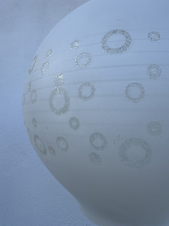 Image 1 of Lampada a sospensione a forma di sfera di vetro a bolle degli anni '70