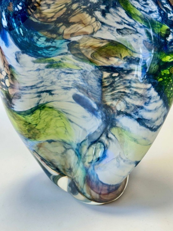 Image 1 of Hoge glazen vaas van 42cm. Unique door de spiraalgewijste vorm.