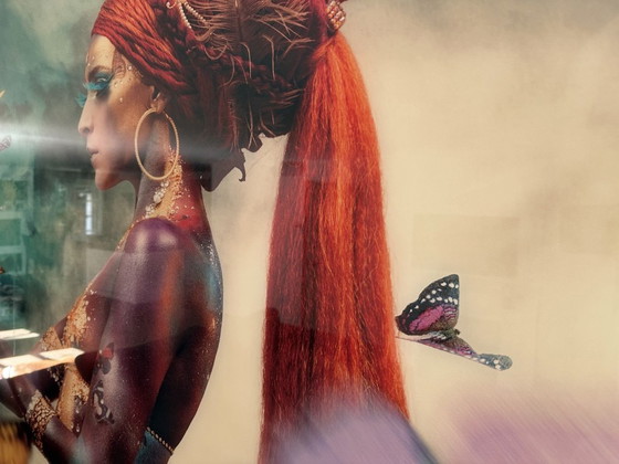 Image 1 of La donna con le farfalle III