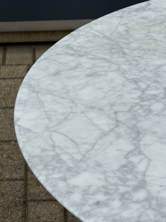 Image 1 of Original Carrara marble round Knoll Tulip dining table (120cm)