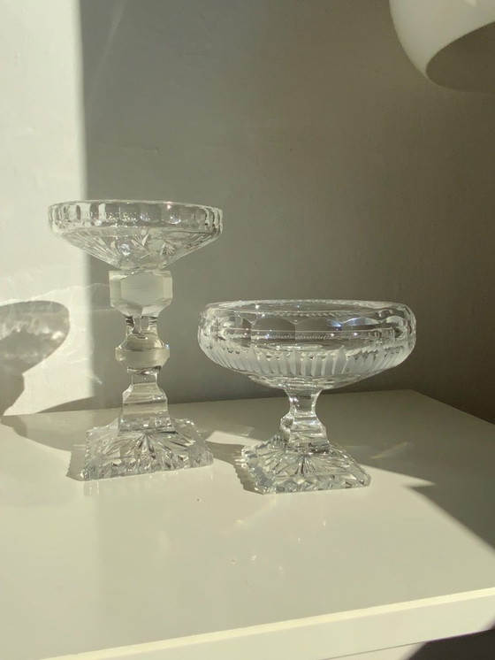 Image 1 of Paire de coupes sur pied en cristal de Bohême taillé, taillées à la main.