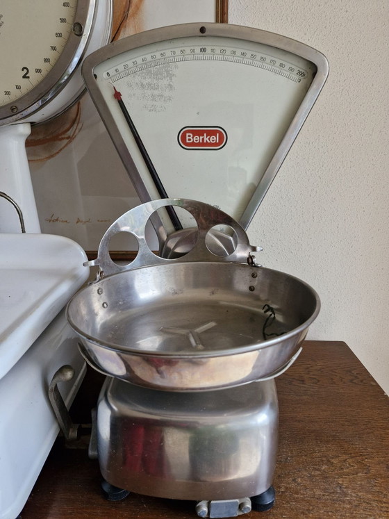 Beautiful set of Vintage Berkel Scales - Large White Enamel & Piccolo Stainless Steel – Decorative Objects (photo 3 of 6)