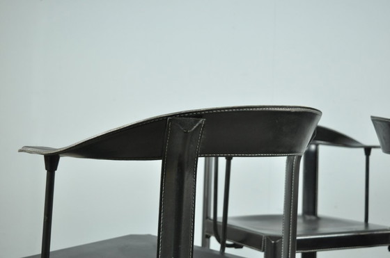 Image 1 of Italiaanse postmoderne vintage leren eettafelstoelen, 1980s