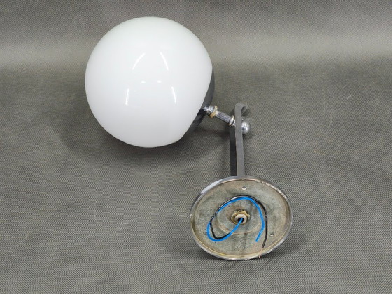 Image 1 of Art Deco wandlamp van chroom en melkwit glas, Tsjecho-Slowakije, jaren 1930