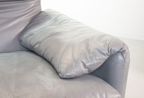 Image 1 of Set of 2 Mid-Century Italian Design Cassina Lounge Chair ‘Maralunga’ by Vico Magistretti in Dolphin Grey Leather. Italy, 1970s.