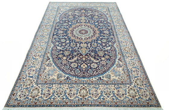 Image 1 of Hand-knotted Nain 9La oriental rug with silk content - 270 x 165 cm