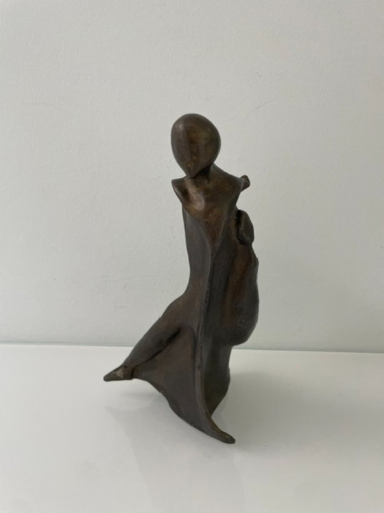 Image 1 of Expressieve sculptuur figuur in de wind - futuristisch