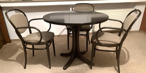 Tavolo rotondo Thonet 90 con 3 sedie, legno vintage di metà secolo