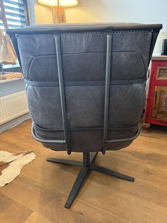 Image 1 of 2 X design leren fauteuils met voetenbank 