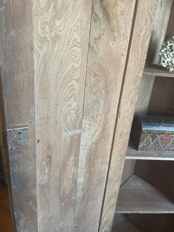 Image 1 of Armario de esquina antiguo francés del siglo XIX.