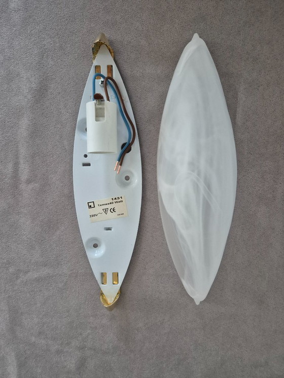 Image 1 of Coppia di lampade da parete vintage Näve Leuchten (1998) - Vetro smerigliato, dettagli in ottone, modello 1431