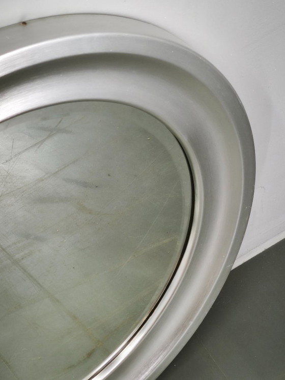 Specchio da Parete Rotondo Italiano Space Age Anni '70 con Cornice Argentata – Plastic (photo 6 of 9)