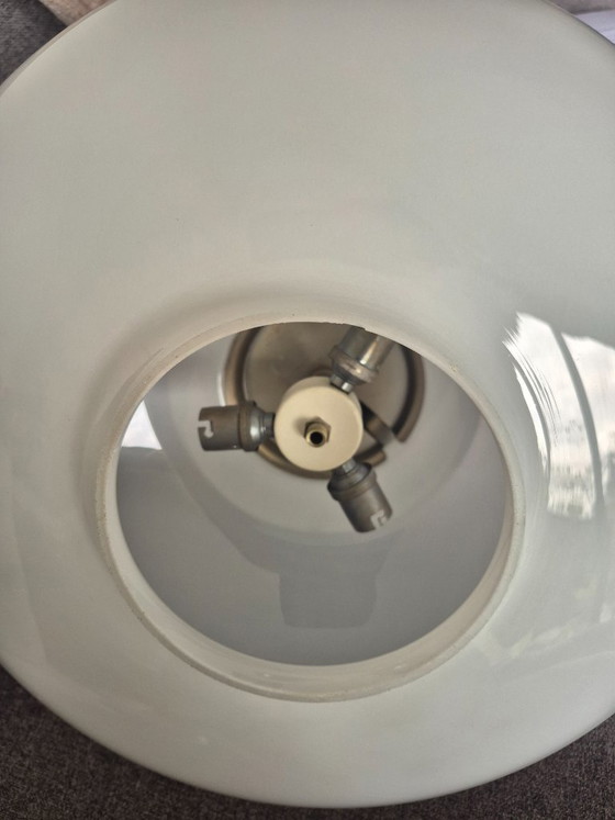 Vintage Space Age "UFO" pendant lamp in opaline and chrome (1970s), Chandeliers, Silver (photo 5 of 9)