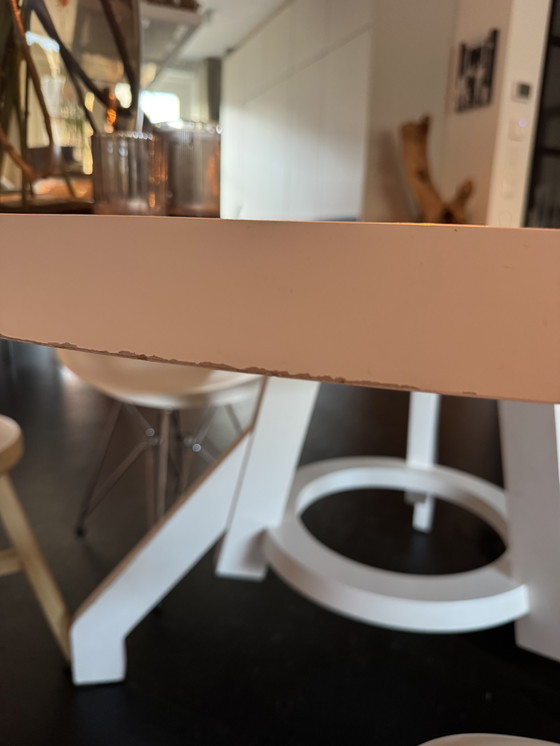 Image 1 of Round table Linteloo Popov - Roderick Vos