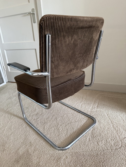 1X stoel toegeschreven aan Gispen