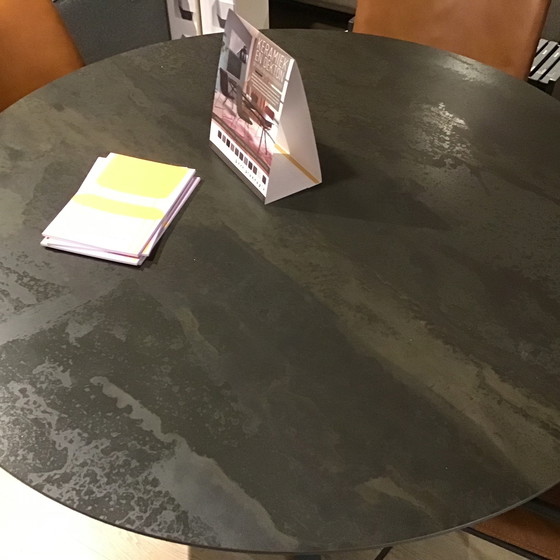 Image 1 of bert plantagie Carve eettafel - Ø130