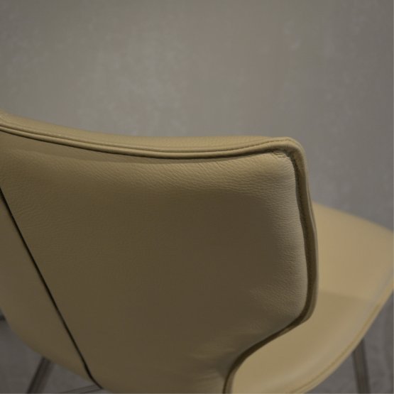 Image 1 of Bert Plantagie Joni four dining chair (1 piece)