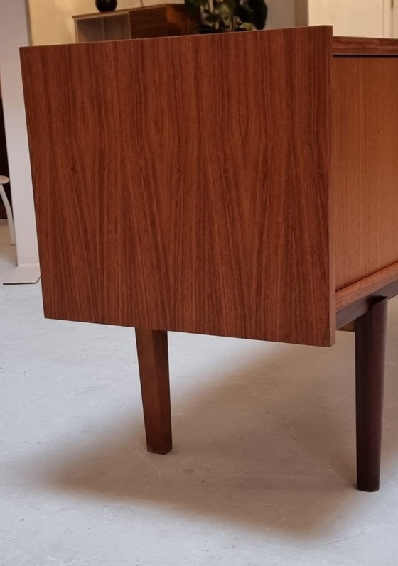 Image 1 of Aparador de mediados de siglo