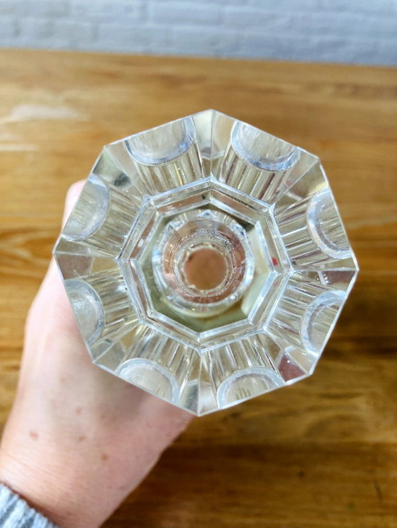 Image 1 of Vase vintage asiatique octogonal en cristal peint à l'envers, à motif floral inversé.