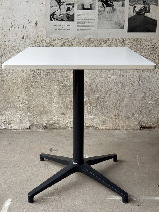 Tavolino da bistrot Vitra di Ronan & Erwan Bouroullec – Bianco – 64 × 79,6 × 74 cm – bijzettafels, Other