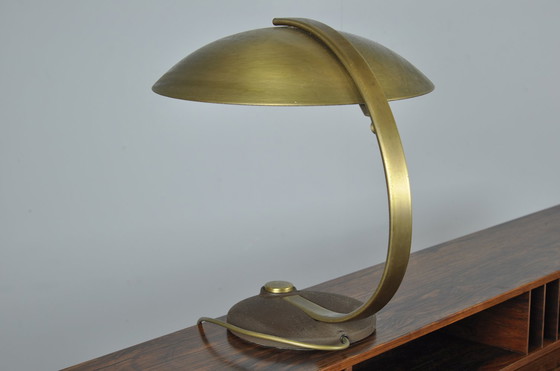 Image 1 of Bellissima lampada da tavolo in ottone Art déco/Bauhaus della metà del secolo scorso di Egon Hillebrand anni '60