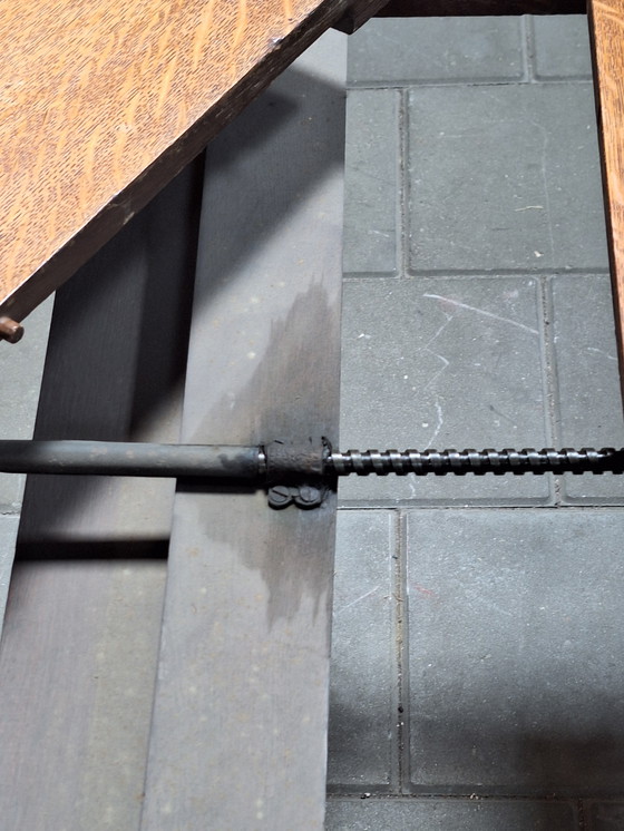 Image 1 of Ancienne table de salle à manger victorienne avec guirlande