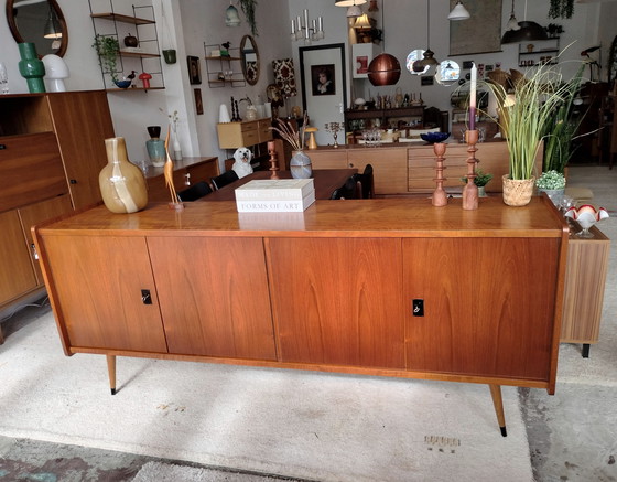 Image 1 of Vintage teakhouten groot dressoir 