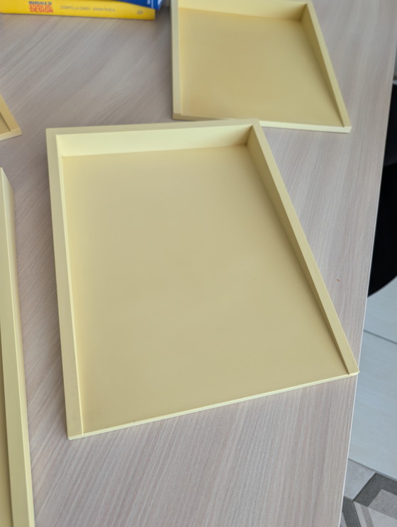 Image 1 of Clino dienbladenset van Kartell, ontworpen door Enzo Mari, in uitstekende staat.