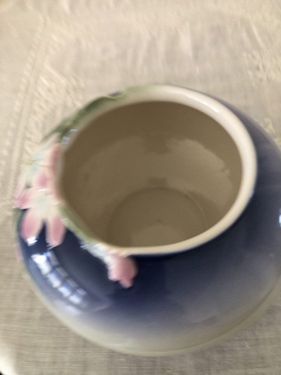 Image 1 of Vaso in porcellana Franz