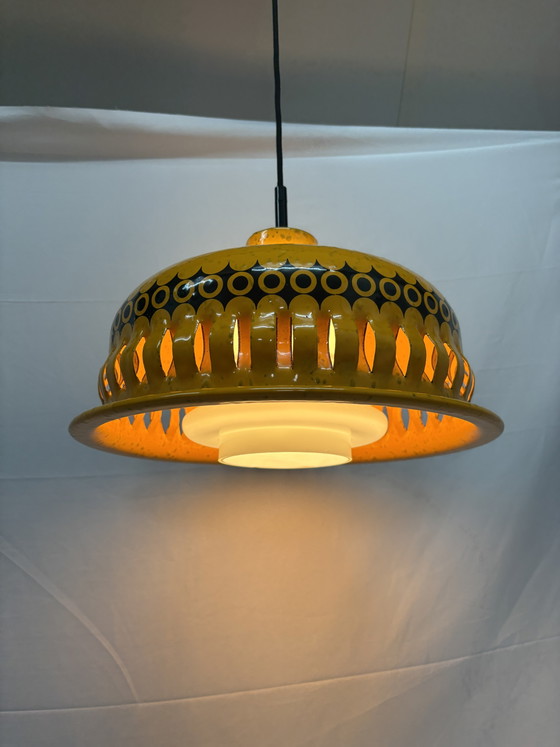 Image 1 of Lampada a sospensione vintage in ferro smaltato arancione degli anni '70