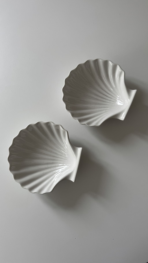 Zwei japanische Vintage-Muschelschalen - weiße Keramik, 1960er Jahre
