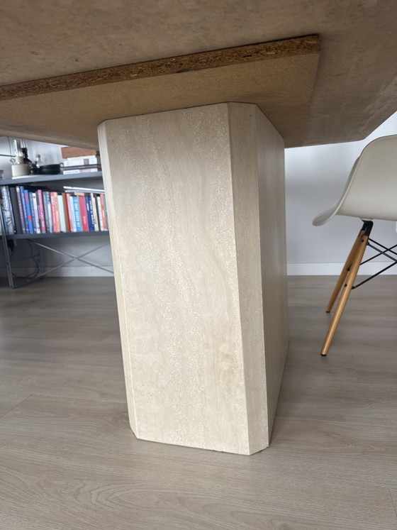 Image 1 of Vintage travertin eettafel