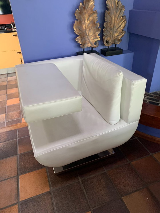 Image 1 of Sillón de diseño Jori Chillap de cuero Konia blanco