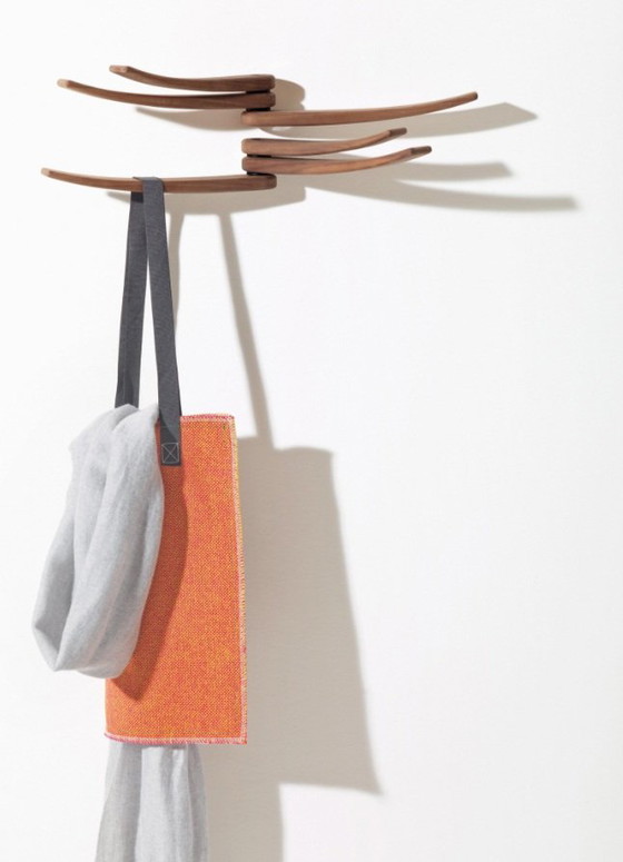 Image 1 of Appendiabiti da parete The Wing Design noce