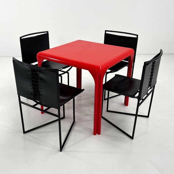 Image 1 of Table de salle à manger Red Stadio de Vico Magistretti pour Artemide, années 1970