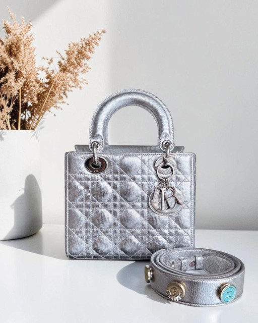 DIOR DONNA PICCOLO - PELLE DI VITELLO METALLIZZATA CANNAGE, ARGENTO, FERRAMENTA ARGENTO