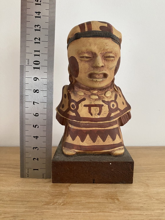 Image 1 of Figurine cérémonielle en terre cuite – Culture de Veracruz