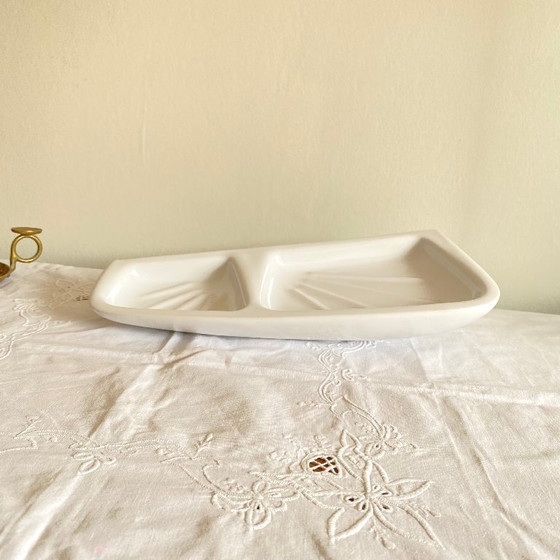 Image 1 of Vintage white ceramic wall-mounted soap dish