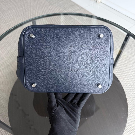 Image 1 of HERMES PICOTIN 22 - MIDNIGHT BLUE CLEMENCE LEER MET ZILVEREN BESLAG EN STEMPEL X