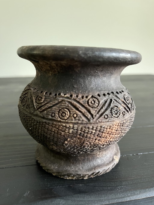 Piccolo vaso antico in terracotta