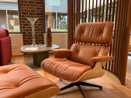 salon eames + ottoman vitra