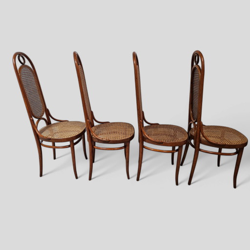 Set of 4 Thonet bentwood dining chairs model 207R no. 17 chair