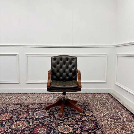 Englischer Wade Chesterfield Bürostuhl – Bürostühle, Leather, Wood (photo 2 of 7)
