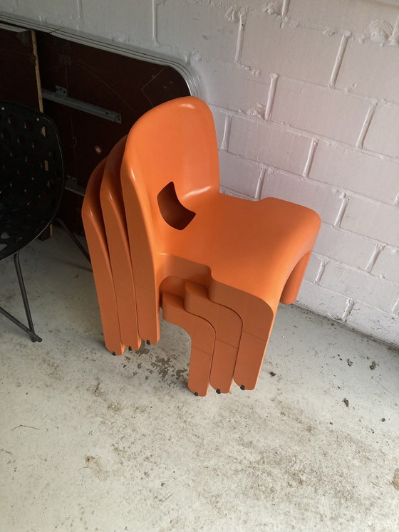 4x Joe Colombo Universale chairs, Kartell, Dining chairs, Plastic, Orange (photo 3 of 6)