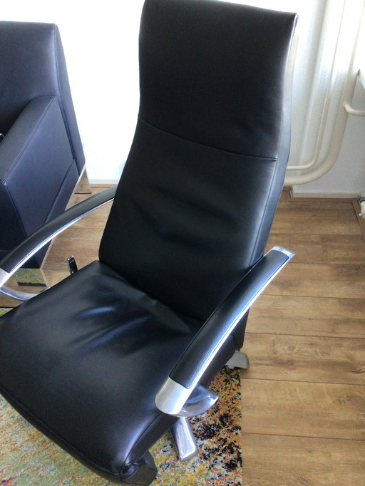Beautiful Zgan Cavila Black Leather Jori Swivel Chair, Model Brainbuilder