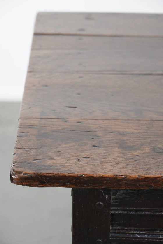 Image 1 of Uniek mooie antieke Engelse side table van eikenhout uit de 18e eeuw met een lade en mooie bobbin gedraaide poten