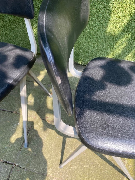 Image 1 of 3х Friso Kramer chairs